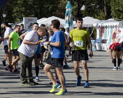 D-Guess Who is Not in the Race